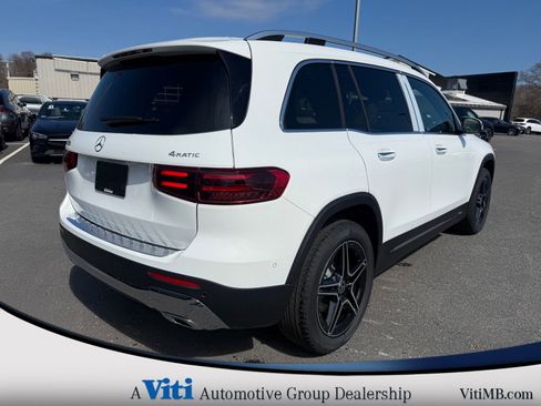Used 2026 Mercedes-Benz GLB 250 4MATIC image 8