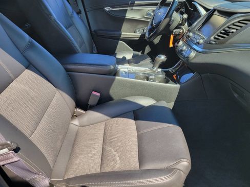 Used 2017 Chevrolet Impala LT image 32