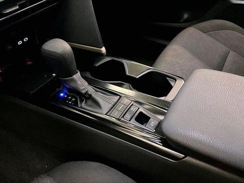 Used 2025 Toyota Camry LE image 16