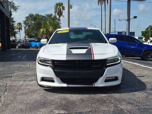 Used 2017 Dodge Charger R/T RWD image 2