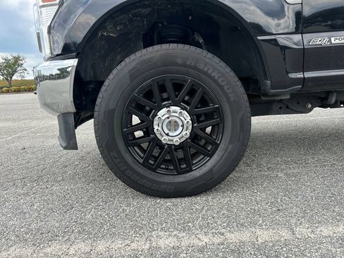 Used 2022 Ford F250 XL w/ STX Appearance Package AWD/4WD image 9