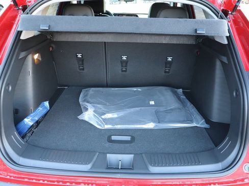 New 2026 Chevrolet Trax LT w/ LT Convenience Package FWD image 21