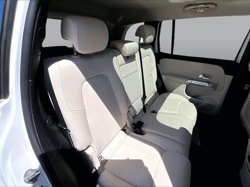 Used 2023 Mercedes-Benz GLB 250 image 19