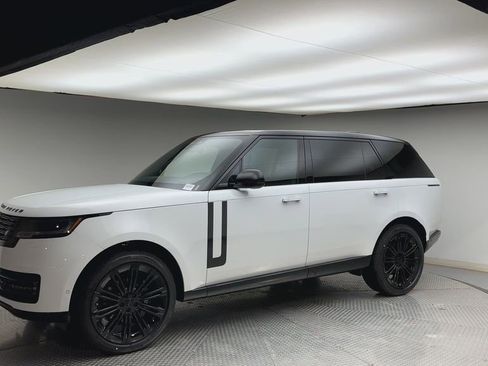 New 2026 Land Rover Range Rover Long Wheelbase SE image 6