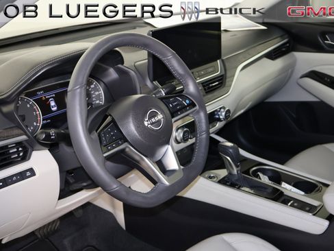 Used 2023 Nissan Altima 2.5 SL image 10