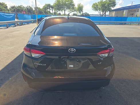 Used 2021 Toyota Corolla LE FWD image 6