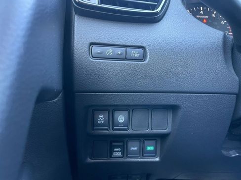 Used 2022 Nissan Rogue Sport S image 44