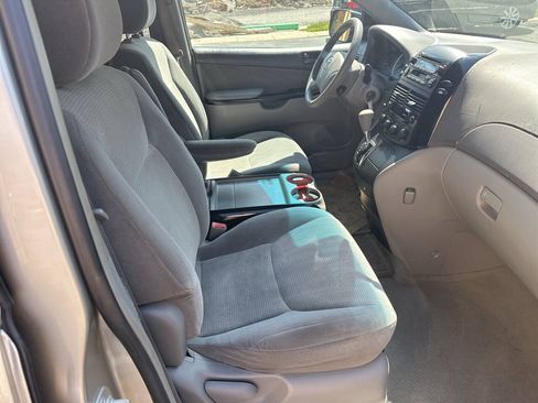 Used 2004 Toyota Sienna LE FWD image 9