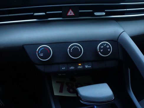 New 2026 Hyundai Elantra SE image 13