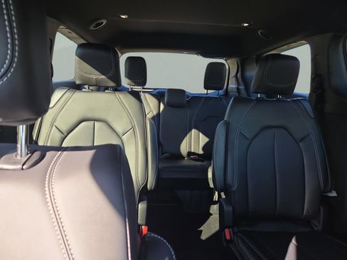 New 2026 Chrysler Pacifica Select image 27