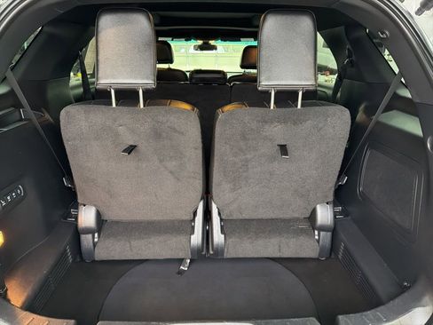 Used 2016 Ford Explorer Limited w/ Equipment Group 301A FWD image 11