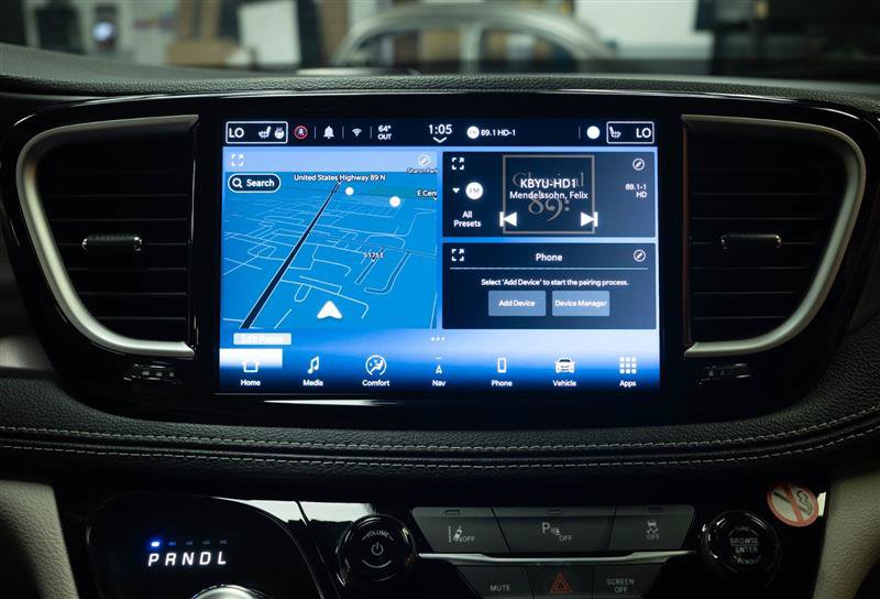 Used 2024 Chrysler Pacifica Limited FWD image 21