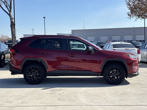 Used 2021 Toyota RAV4 LE image 2