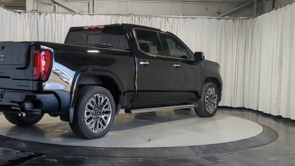 Used 2025 GMC Sierra 1500 Denali Ultimate AWD/4WD image 10