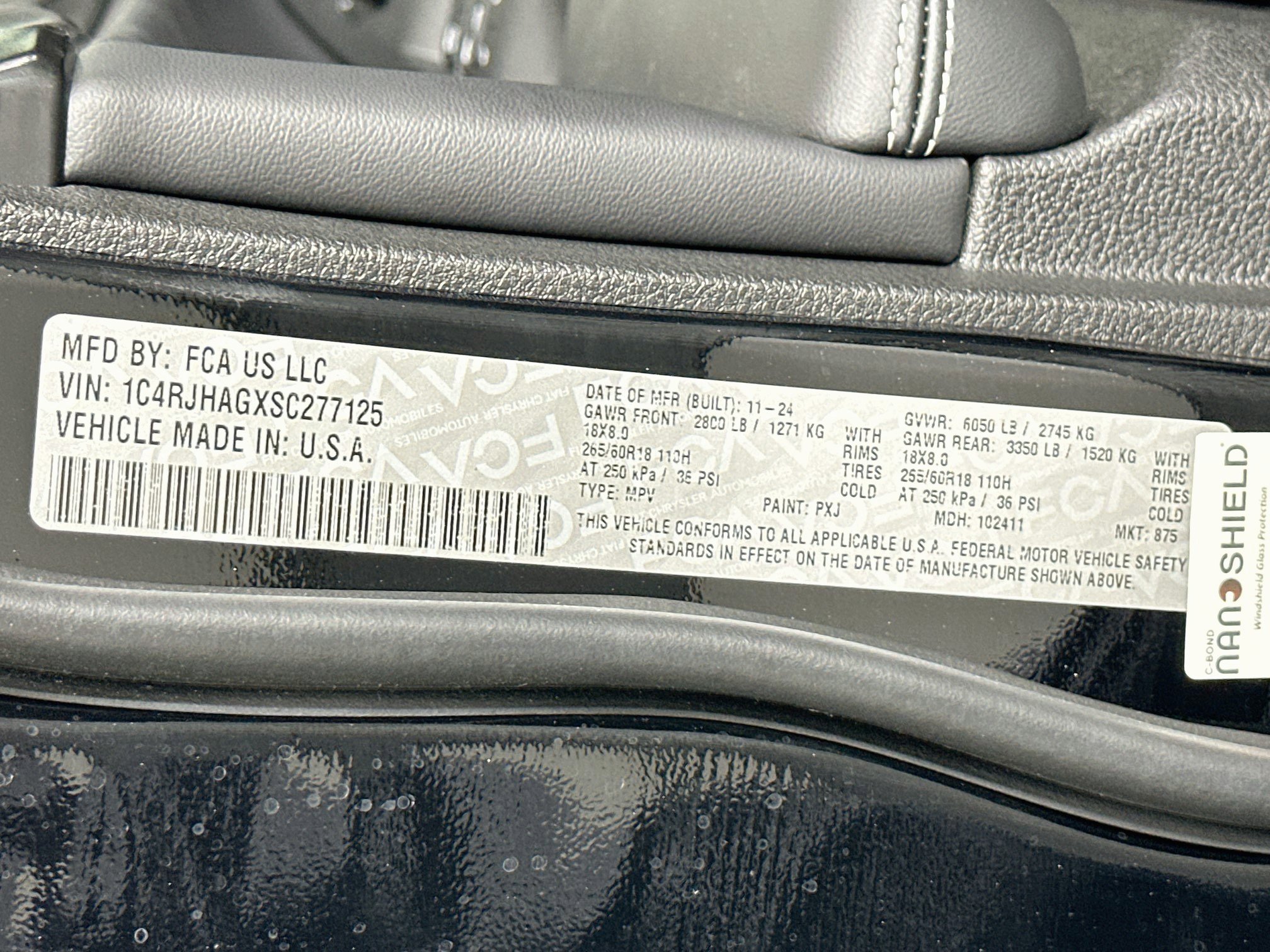 Used 2025 Jeep Grand Cherokee Altitude AWD/4WD image 12