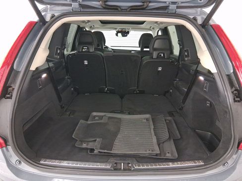 Used 2020 Volvo XC90 T6 Momentum w/ Protection Package image 28