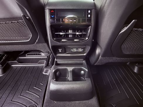 Used 2022 Jeep Grand Cherokee L Laredo AWD/4WD image 23