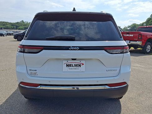 Certified 2023 Jeep Grand Cherokee Laredo w/ Luxury Tech Group I AWD/4WD image 29