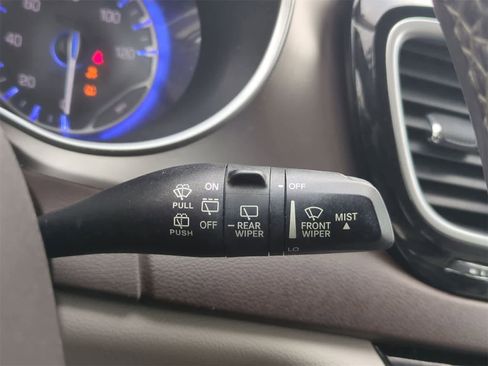 Used 2018 Chrysler Pacifica Touring-L Plus w/ Tire & Wheel Group image 26