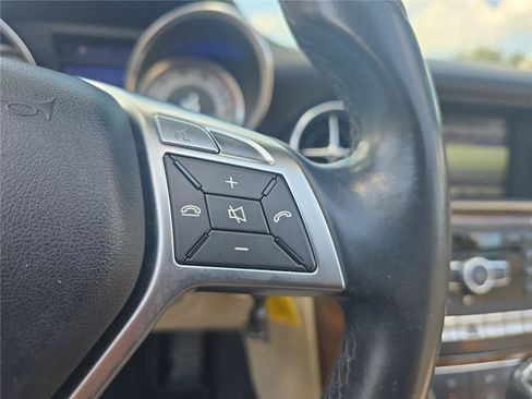Used 2015 Mercedes-Benz SLK 350 image 17