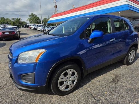 Used 2016 Chevrolet Trax LS FWD image 2