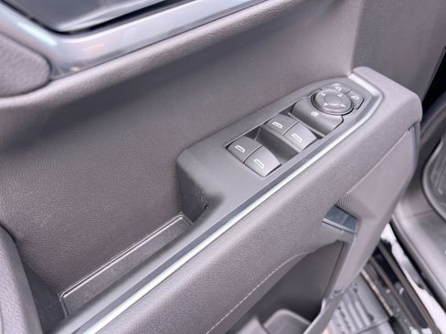 New 2026 GMC Sierra 1500 SLE image 14