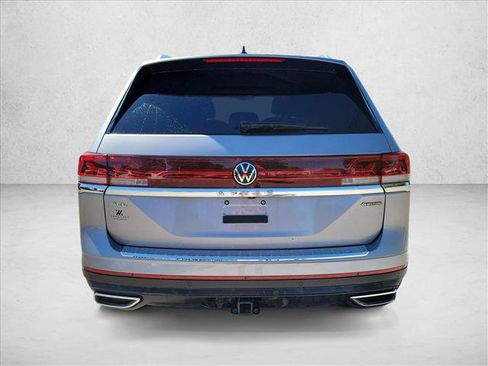 Used 2024 Volkswagen Atlas SEL AWD/4WD image 6