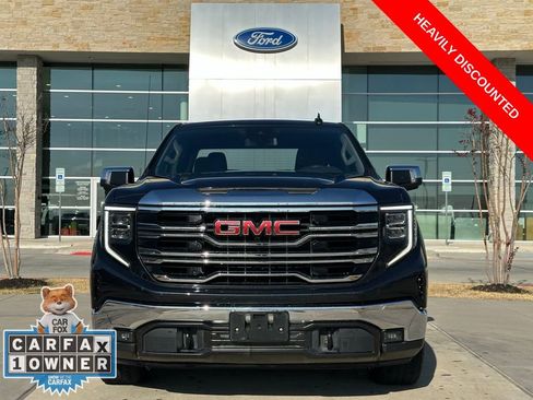 Used 2022 GMC Sierra 1500 SLT w/ SLT Convenience Package image 2