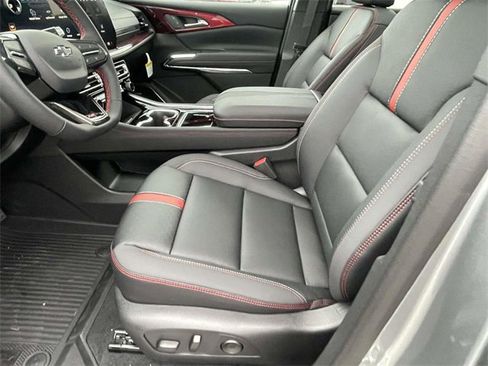 New 2026 Chevrolet Traverse RS w/ LPO, Floor Liner Package image 11