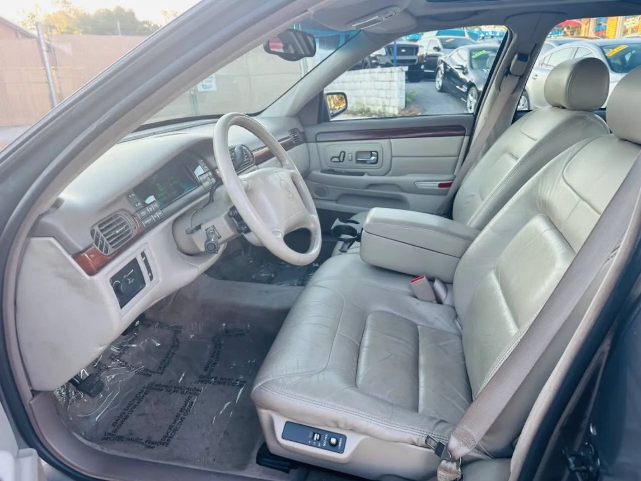 Used 1998 Cadillac De Ville FWD image 16