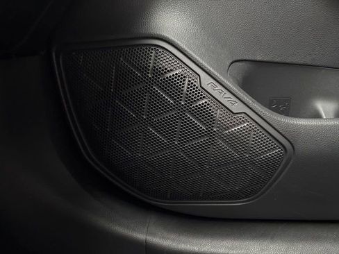 Used 2021 Toyota RAV4 XSE image 32