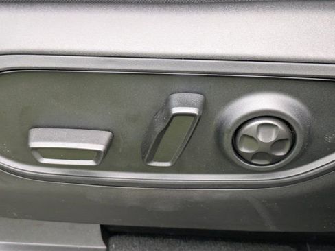 New 2025 Jeep Grand Cherokee Altitude image 18