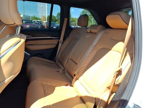 Used 2023 Jeep Grand Cherokee Summit w/ Advanced Protech Group IV AWD/4WD image 21