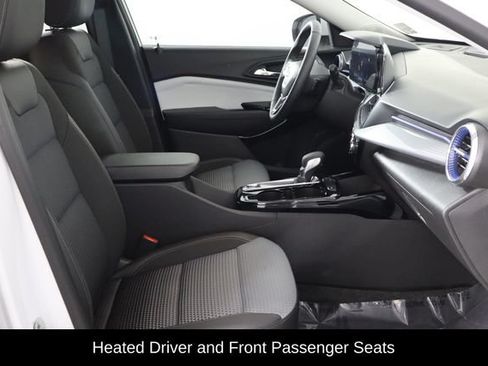 Used 2025 Chevrolet Trax LT w/ Driver Confidence Package FWD image 18