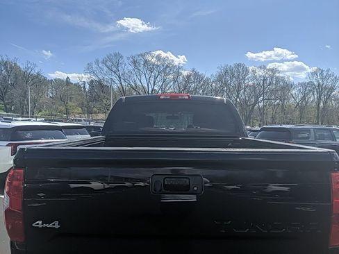 Used 2014 Toyota Tundra Limited w/ Limited Premium Package image 7