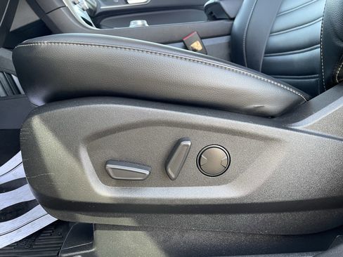 Used 2024 Ford Edge SEL w/ Convenience Package image 16