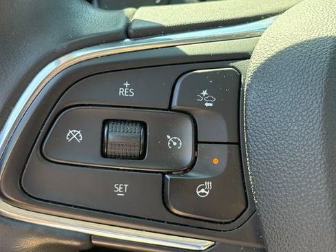 Used 2023 Buick Envision Avenir AWD/4WD image 22