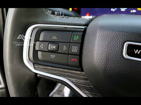 Used 2024 Jeep Wagoneer L Series II w/ Flexible Seating Group image 17