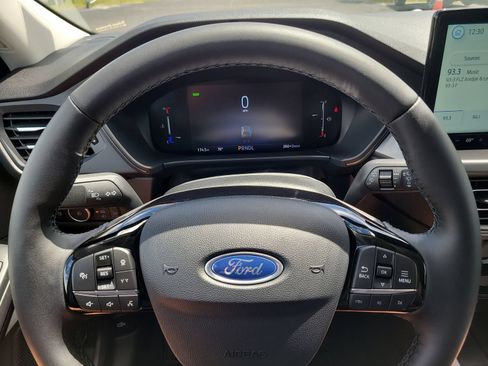 Used 2026 Ford Escape SE FWD image 27