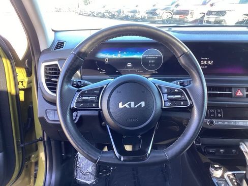 Certified 2024 Kia Seltos SX w/ SX Sunroof Package AWD/4WD image 20