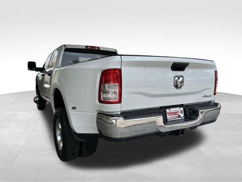 Used 2024 RAM 3500 Tradesman w/ Chrome Appearance Group AWD/4WD image 4