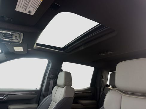 Used 2025 Chevrolet Silverado 1500 ZR2 w/ Technology Package image 24