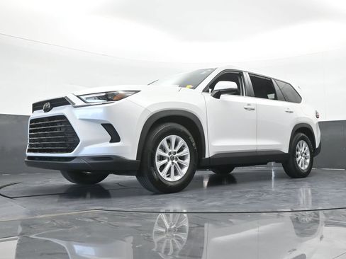 Used 2024 Toyota Grand Highlander FWD image 54