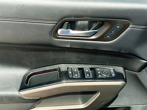 Used 2022 Nissan Pathfinder Platinum w/ Cargo Package image 19