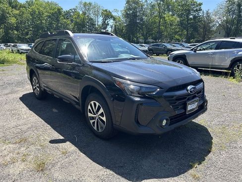 New 2025 Subaru Outback Premium image 2