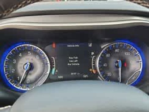 Used 2022 Chrysler Pacifica Touring-L FWD image 36