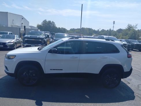 Used 2023 Jeep Cherokee Altitude Lux image 6