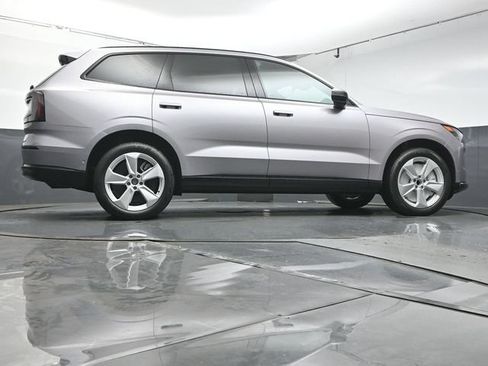 Used 2026 Volvo EX90 Plus RWD image 36