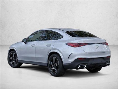 Used 2024 Mercedes-Benz GLC 300 4MATIC image 5