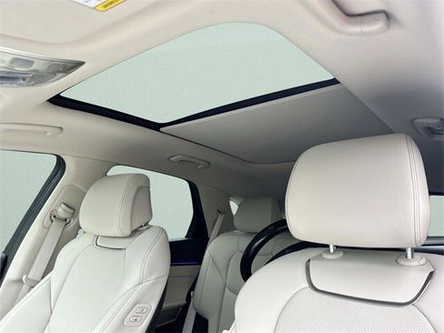 Used 2026 Genesis GV70 2.5T Select image 26